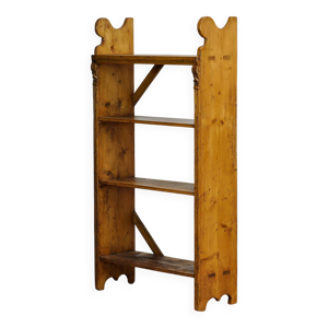 Étagères en pin, vers