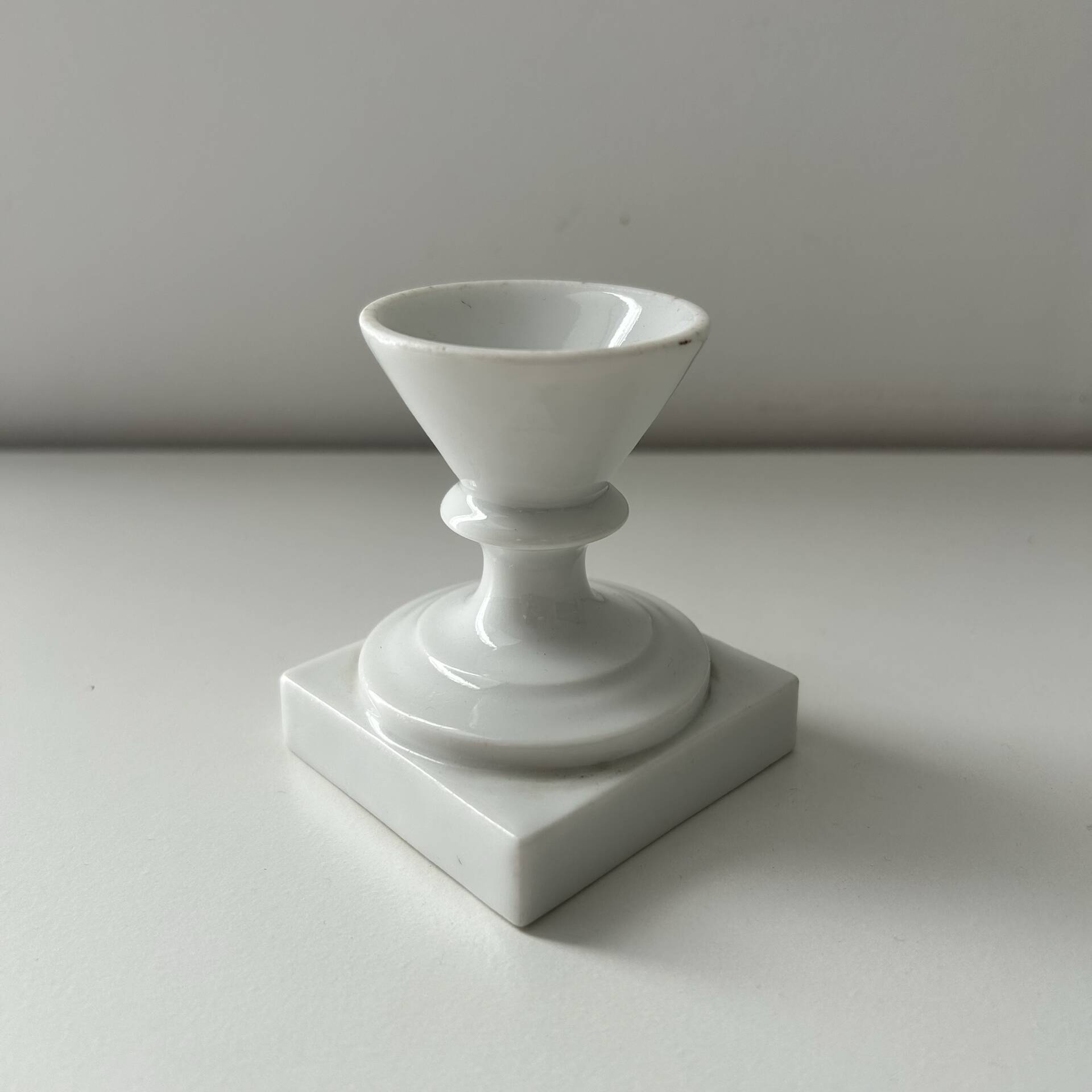Bougeoir classique en porcelaine