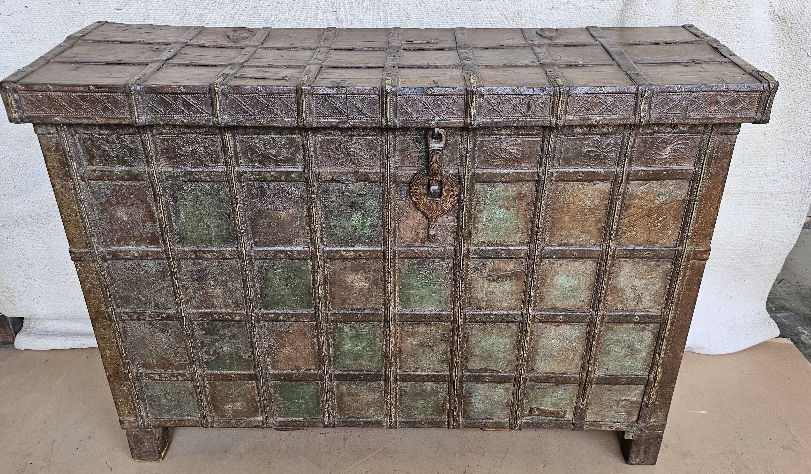 Old chest - dowry console from Bikaner in teak and wrought iron