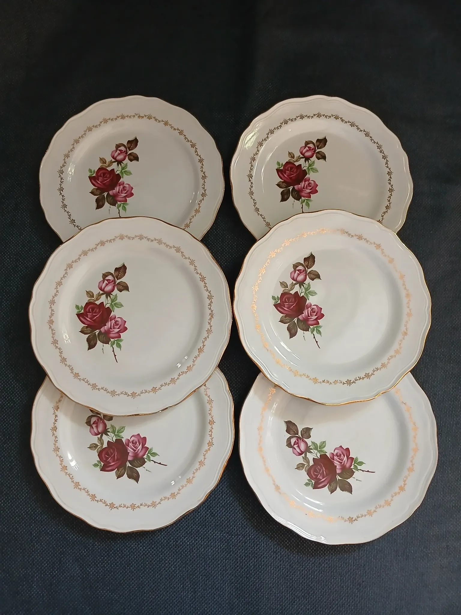 6 antique flat plates in porcelain