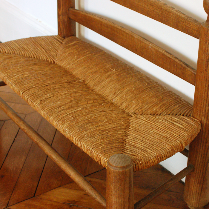 Banc ancien en bois brut enfant