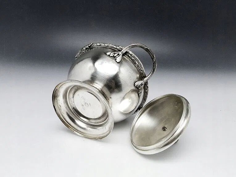 AV6 Henneberg - box sugar bowl 1890