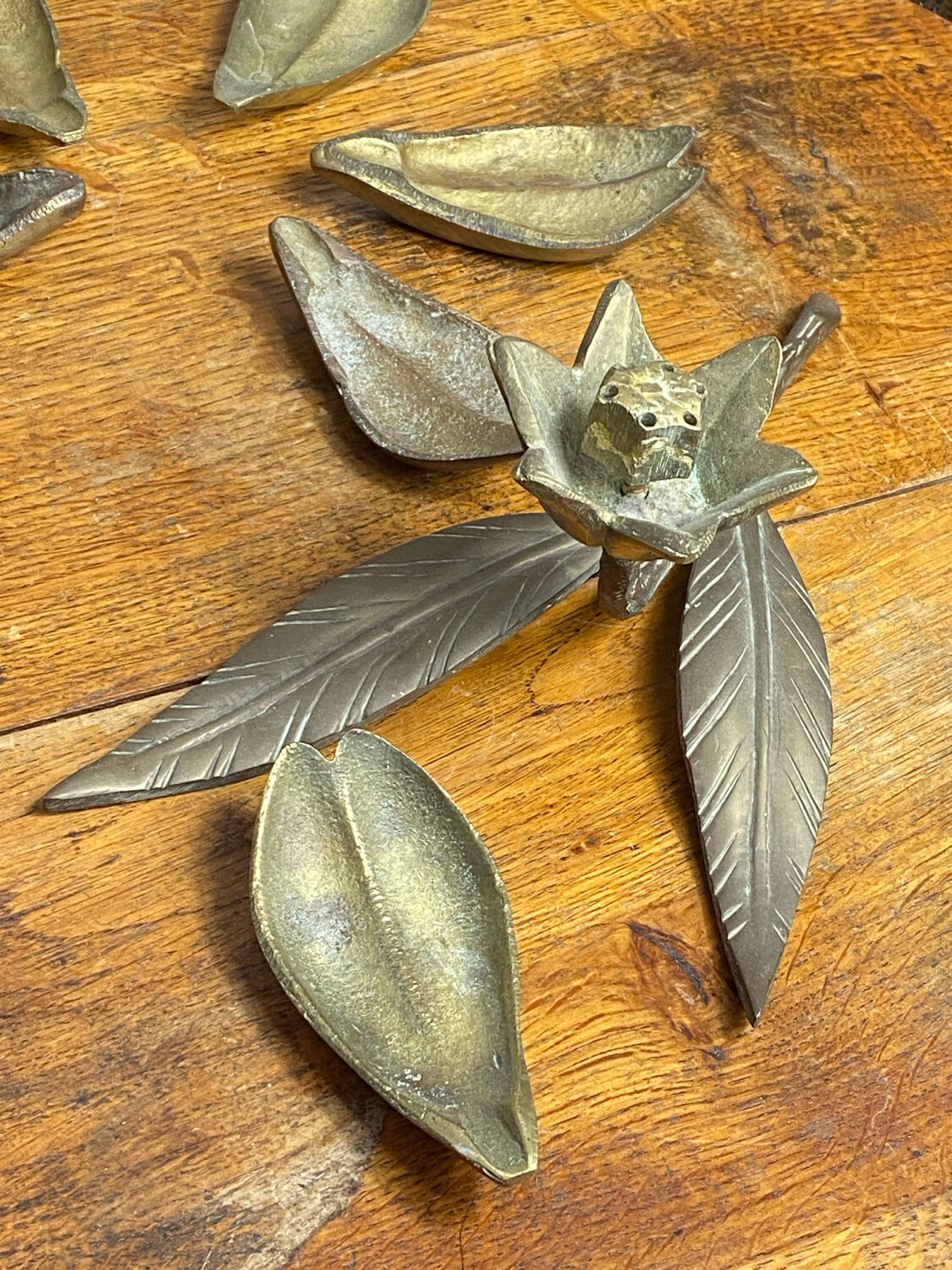 Cendrier fleur en bronze 