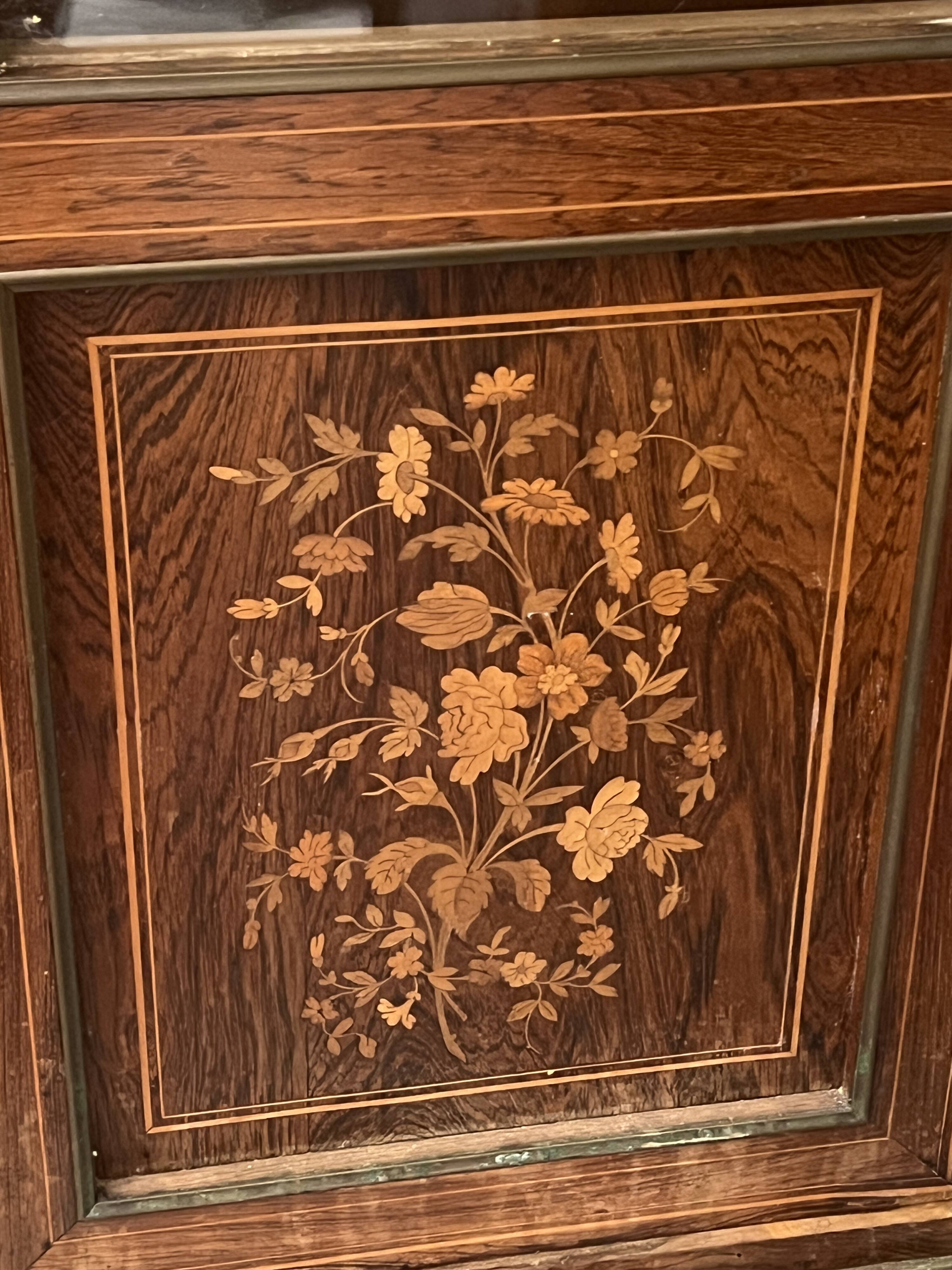 Charmante petite bibliothèque vitrine, typique d’époque Napoléon III