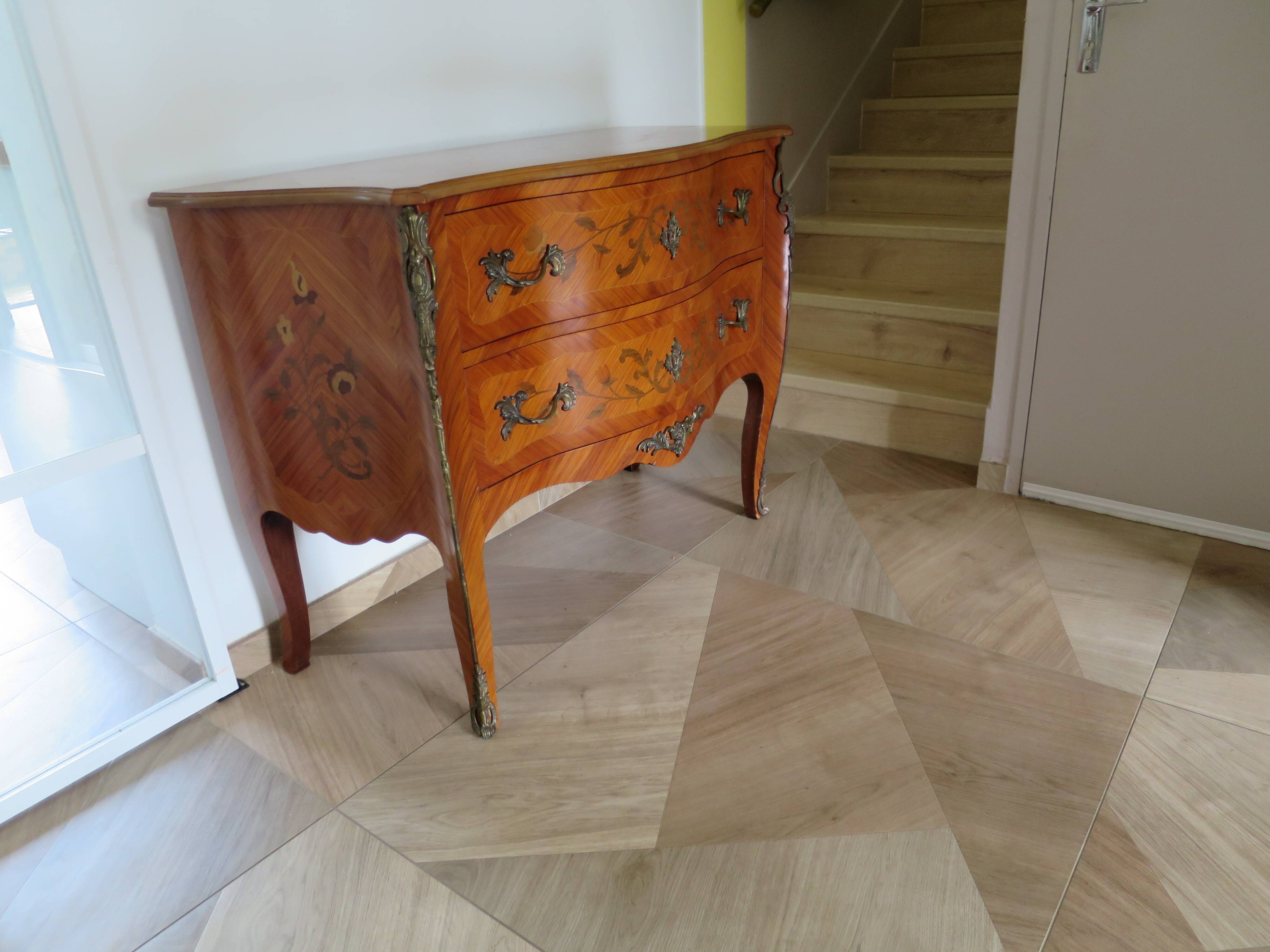Louis XV commode - 2 drawers - floral marquetry - bronze ornament - 1950