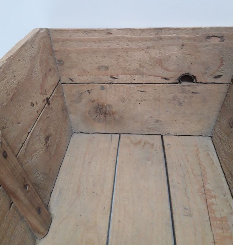 Wooden box trapezoidal