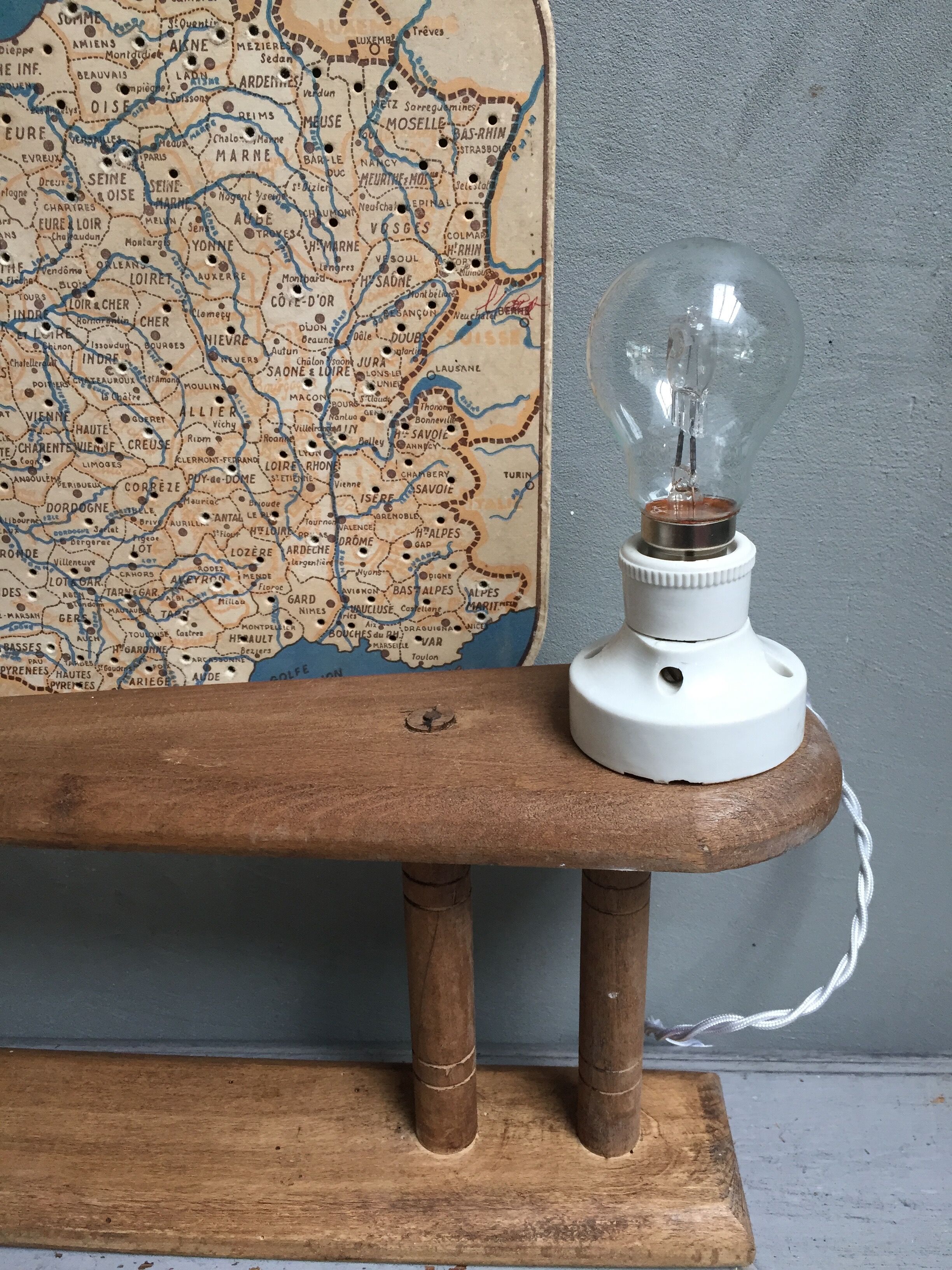 Right sleeve porcelain