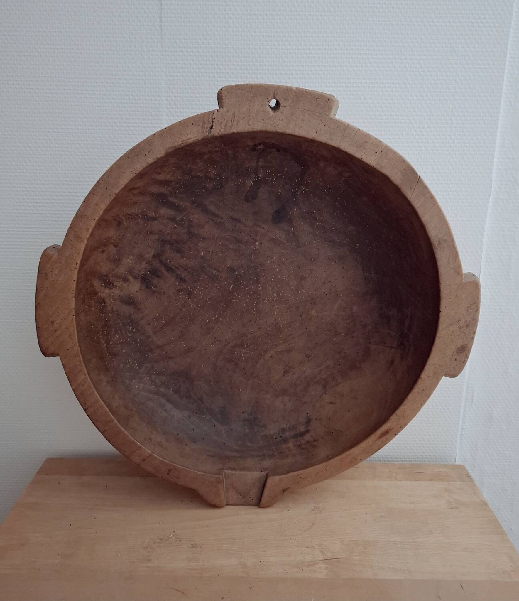 Grande coupe en bois ancienne