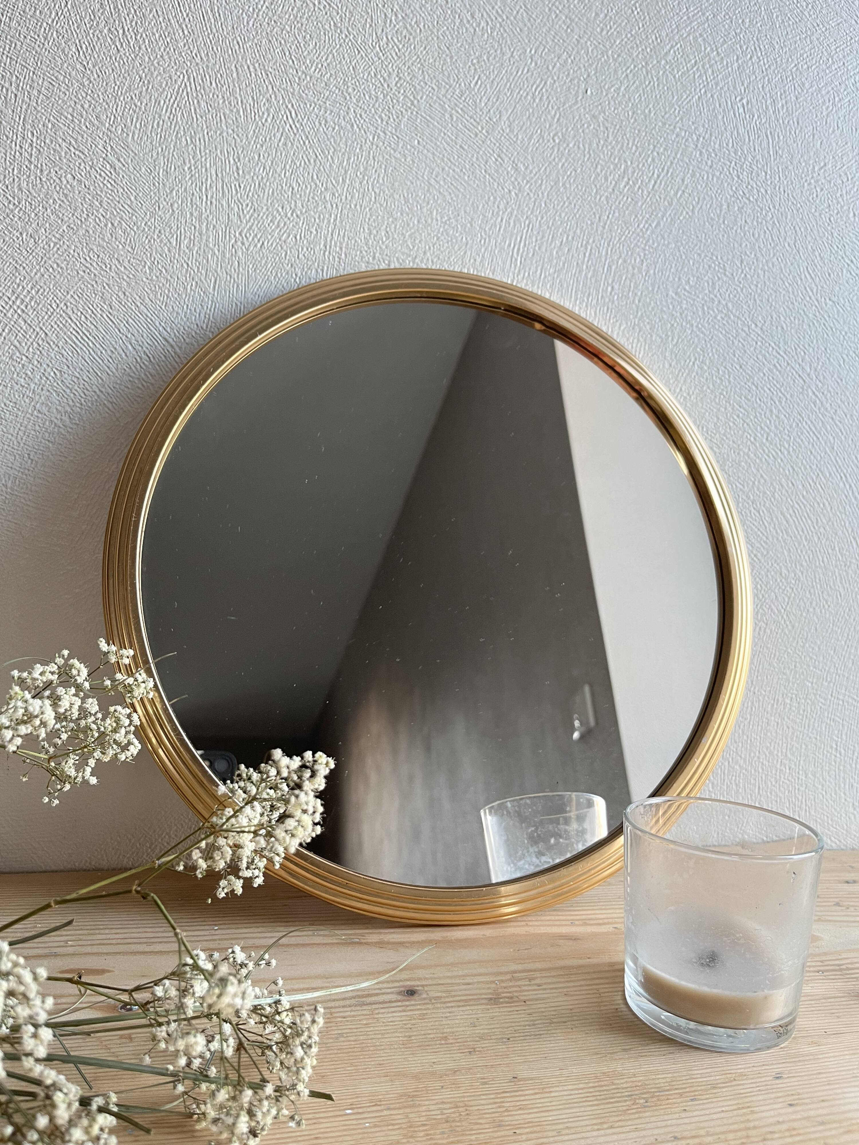 Vintage round gold mirror