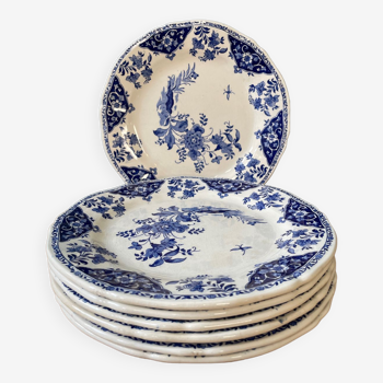 Lot de 7 assiettes plates en faïence de Gien, décor Delft