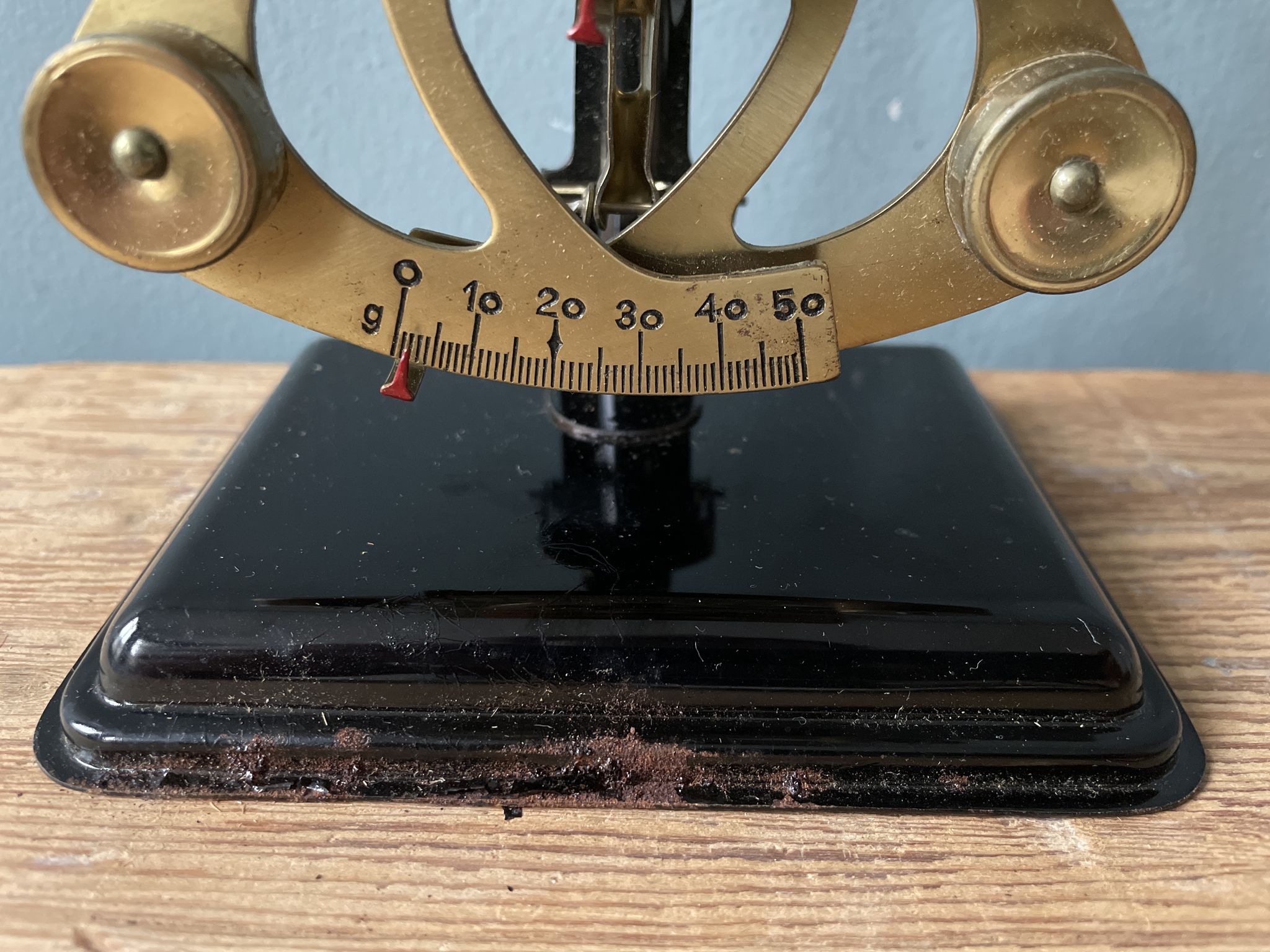 Ancien pèse lettrés Columbus Bilatéral sur pied dans sa boîte d’origine