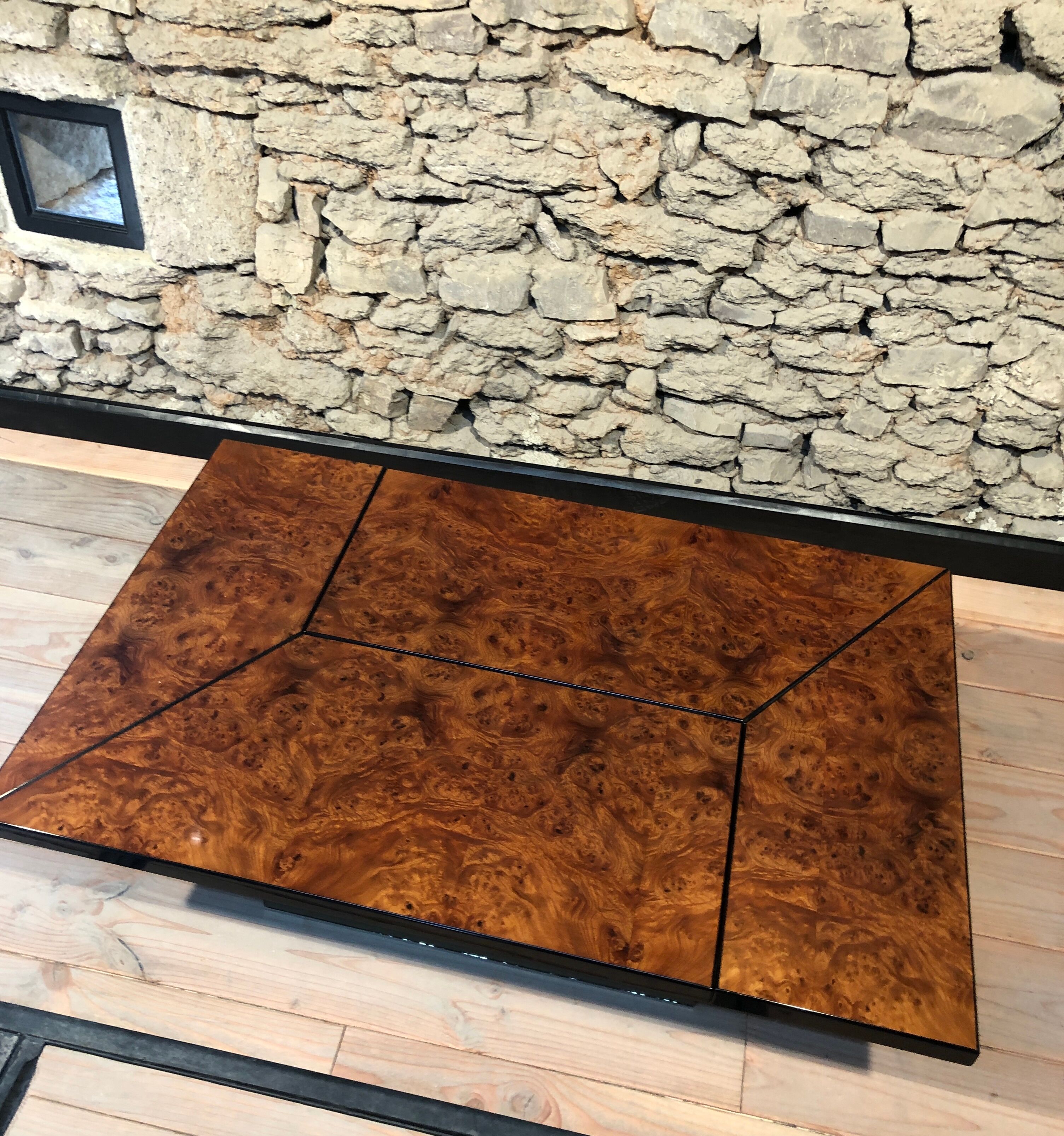 Table basse bar cocktail caché en loupe d'orme de Paul Michel, 1970 Roche Bobois