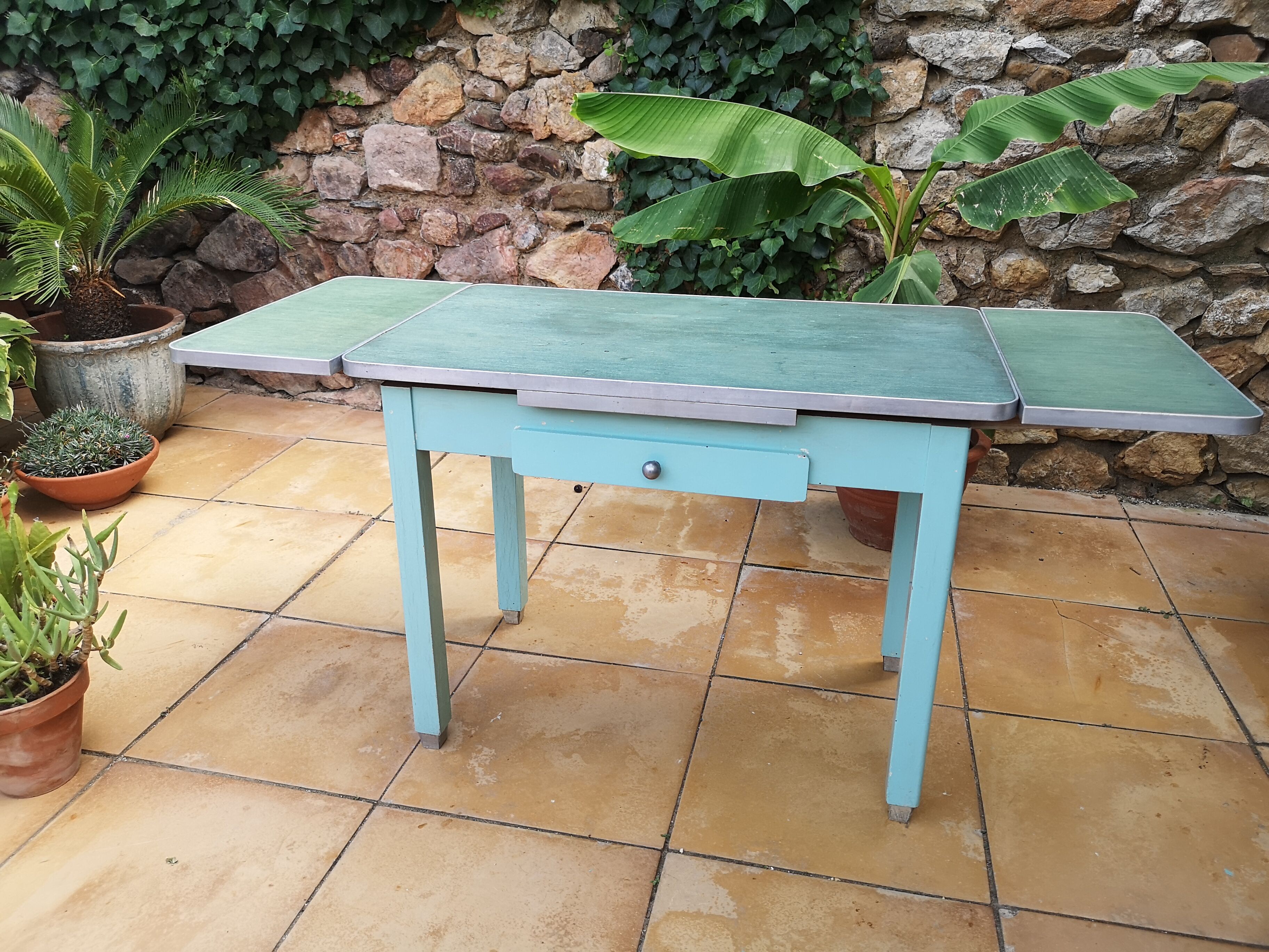 Vintage table of the 50s mado style in formica and wood with drawer and extension cords