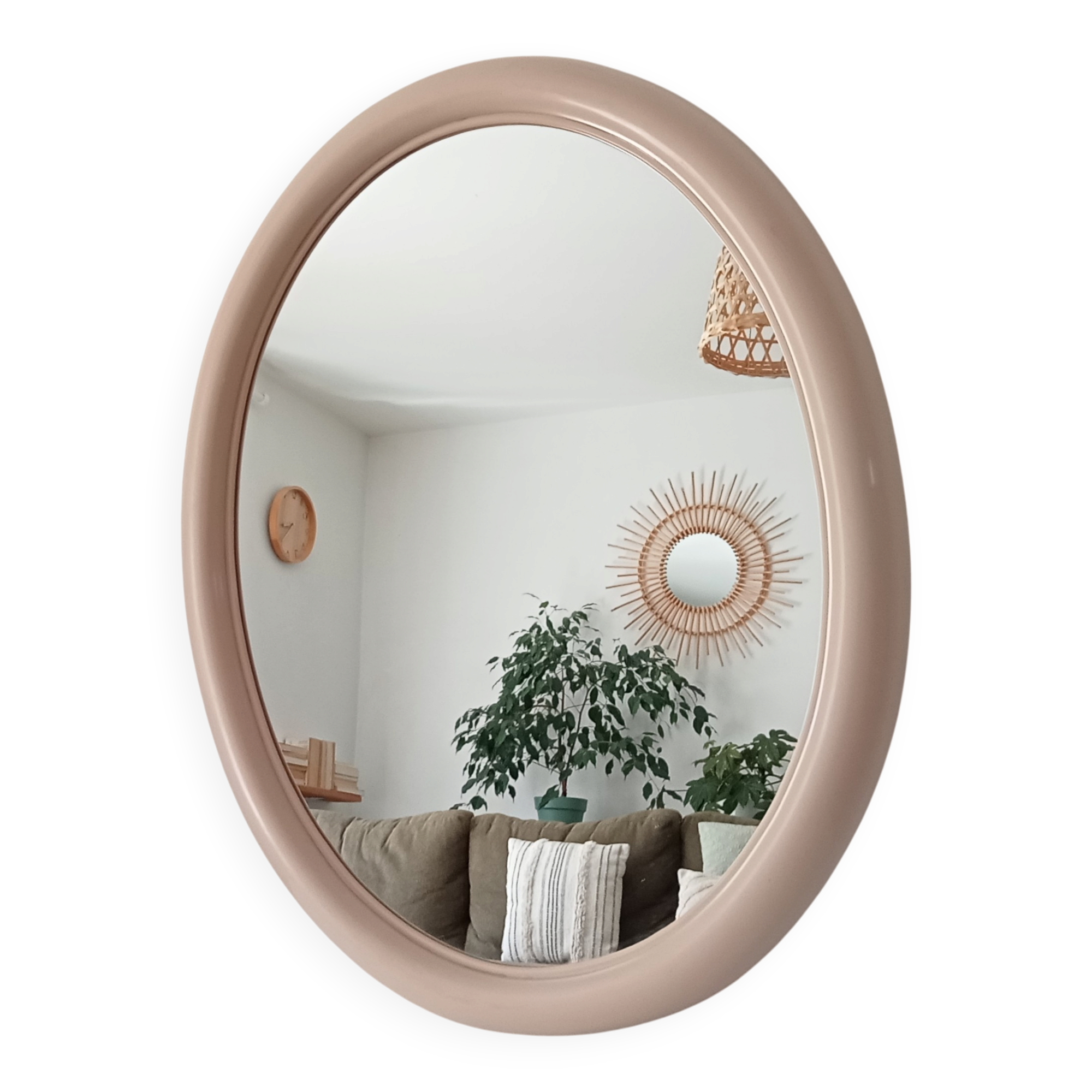 Vintage oval mirror from the 70s.