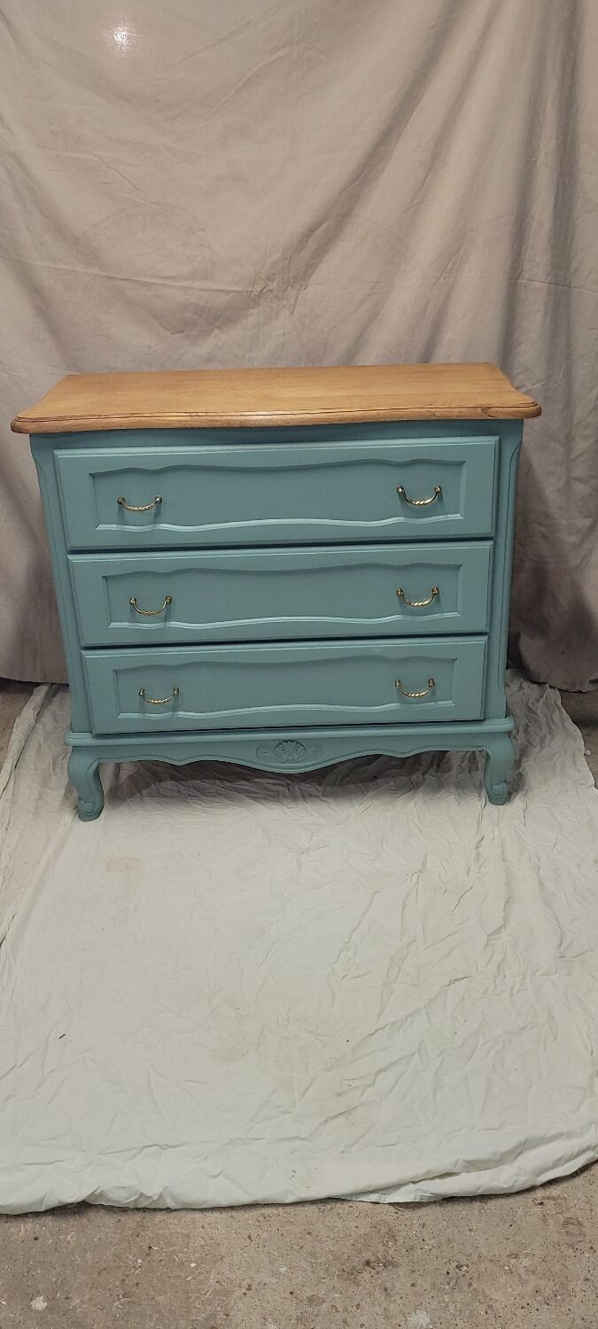 Louis xv style chest of drawers