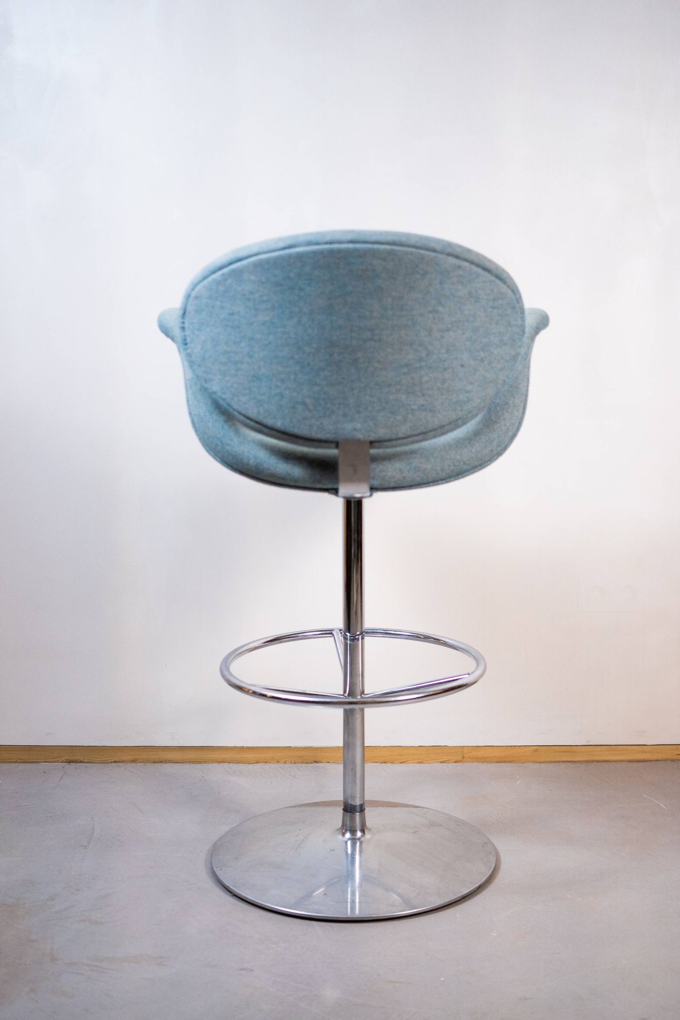 Tulip bar stool by Pierre Paulin for Artifort