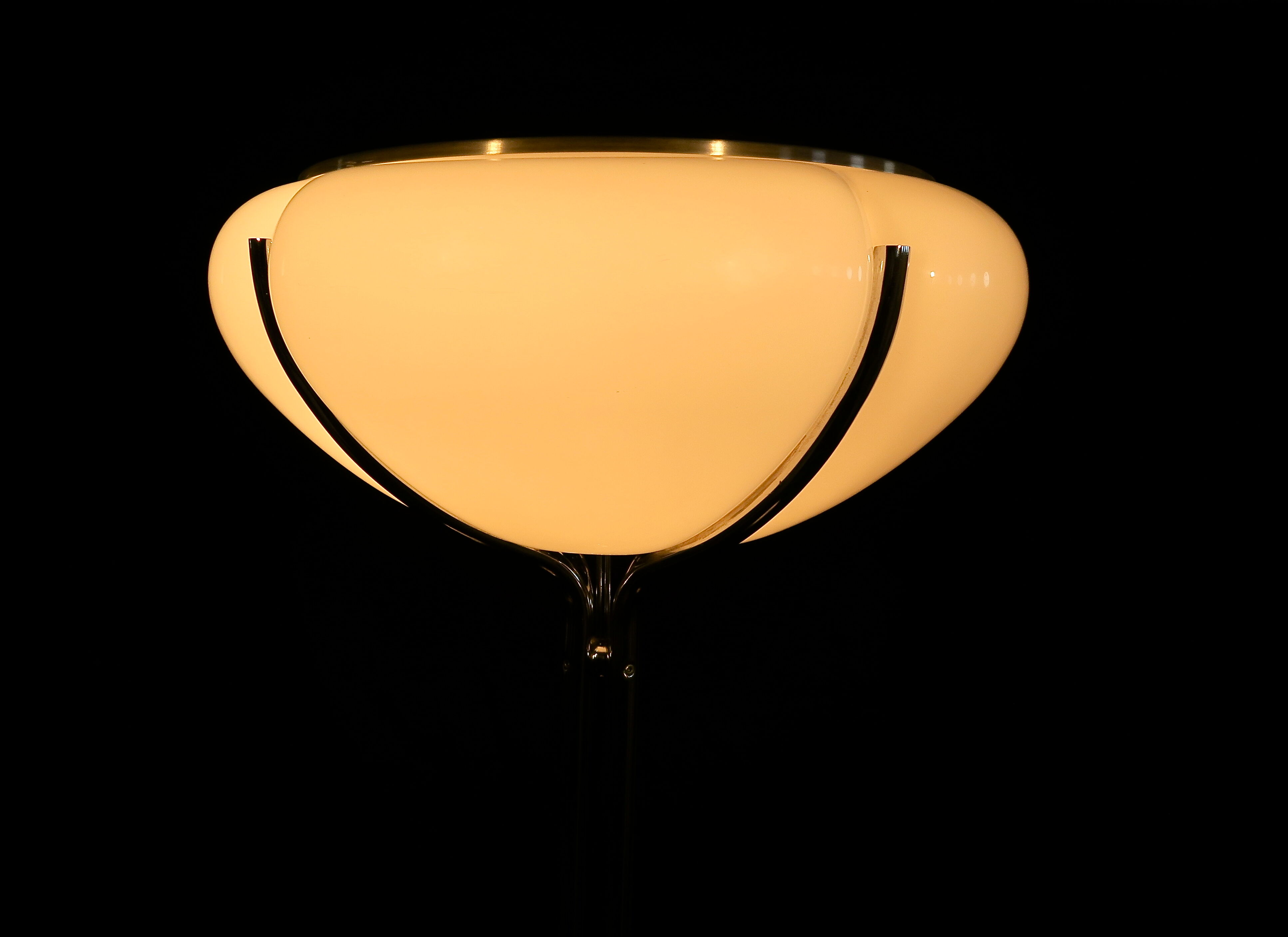 Quadrifoglio Guzzini floor lamp of Gae Aulenti
