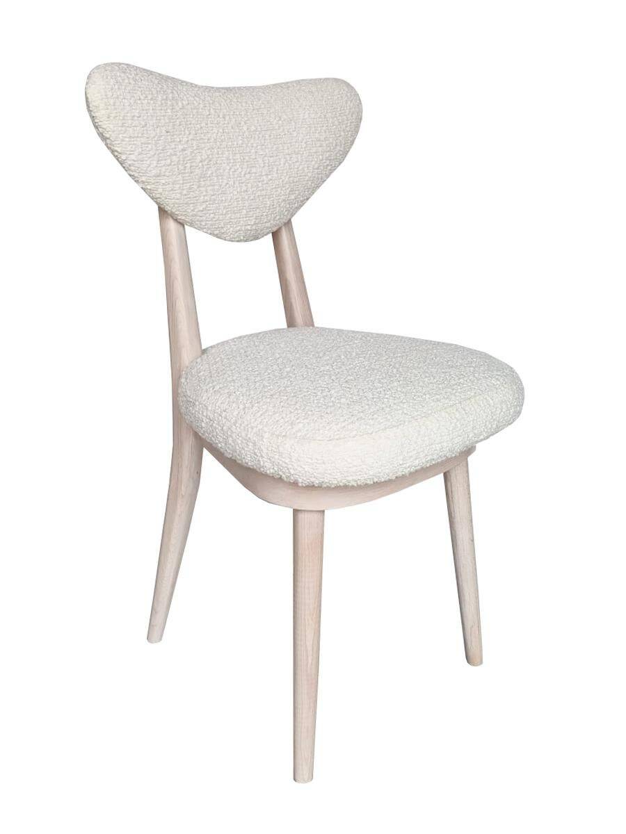 Mid-Century heart-shaped chair in white boucle fabric, Europe, 1960s.