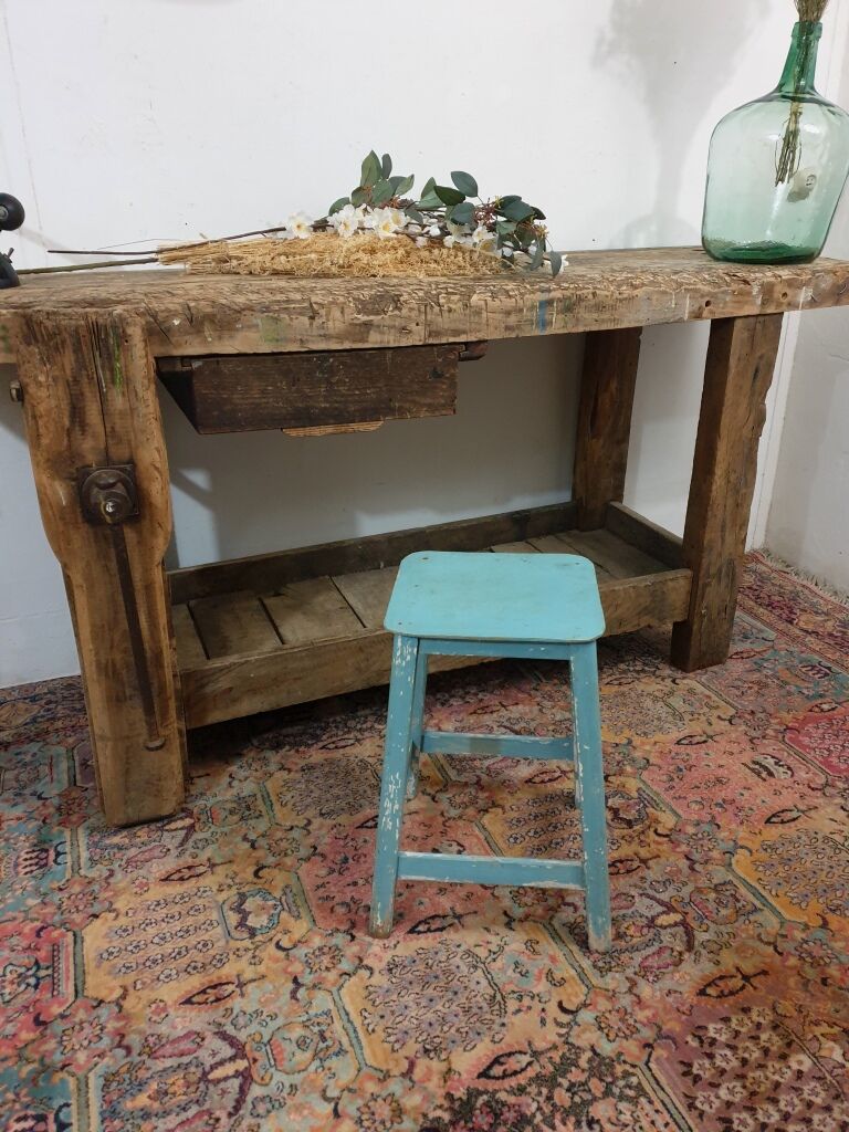 Workshop stool