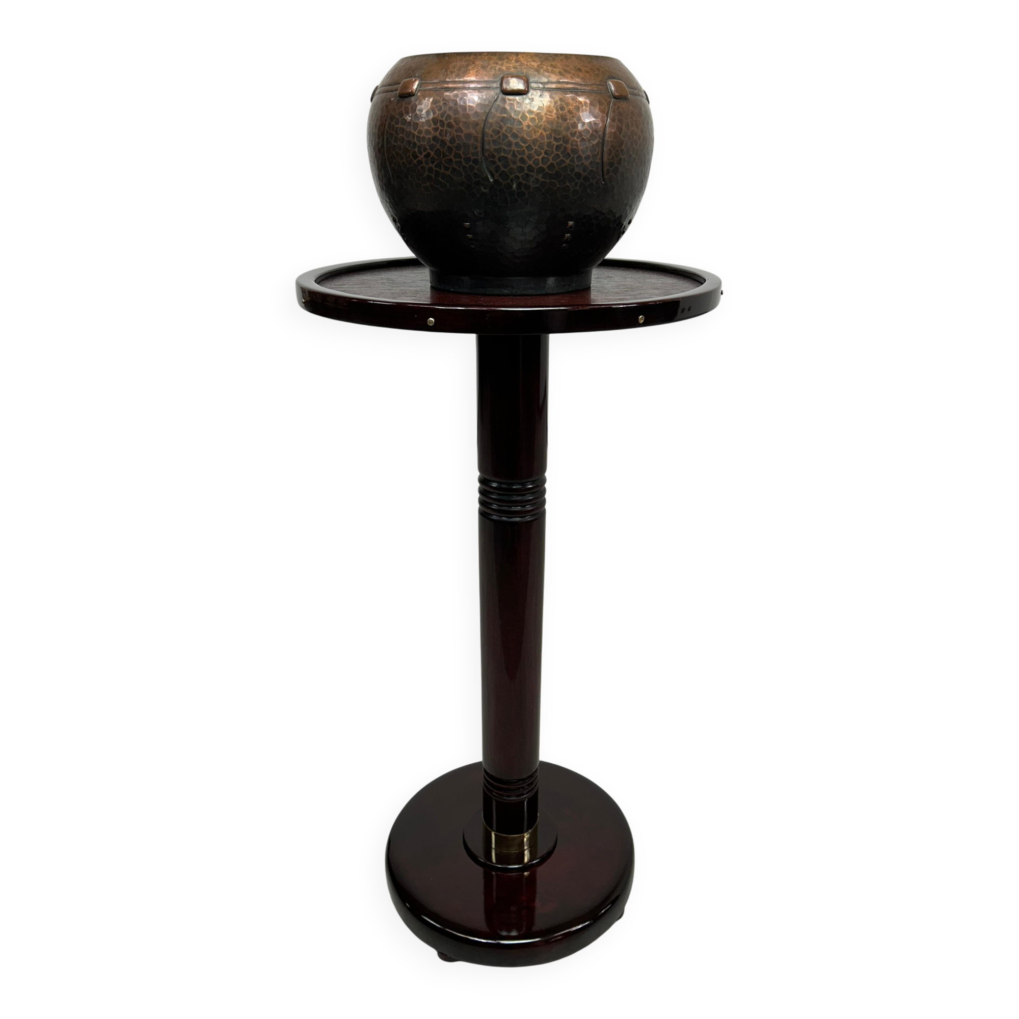 Round side table by Thonet