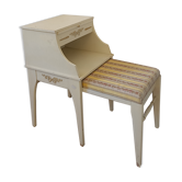 Chippy Phone Seat Table