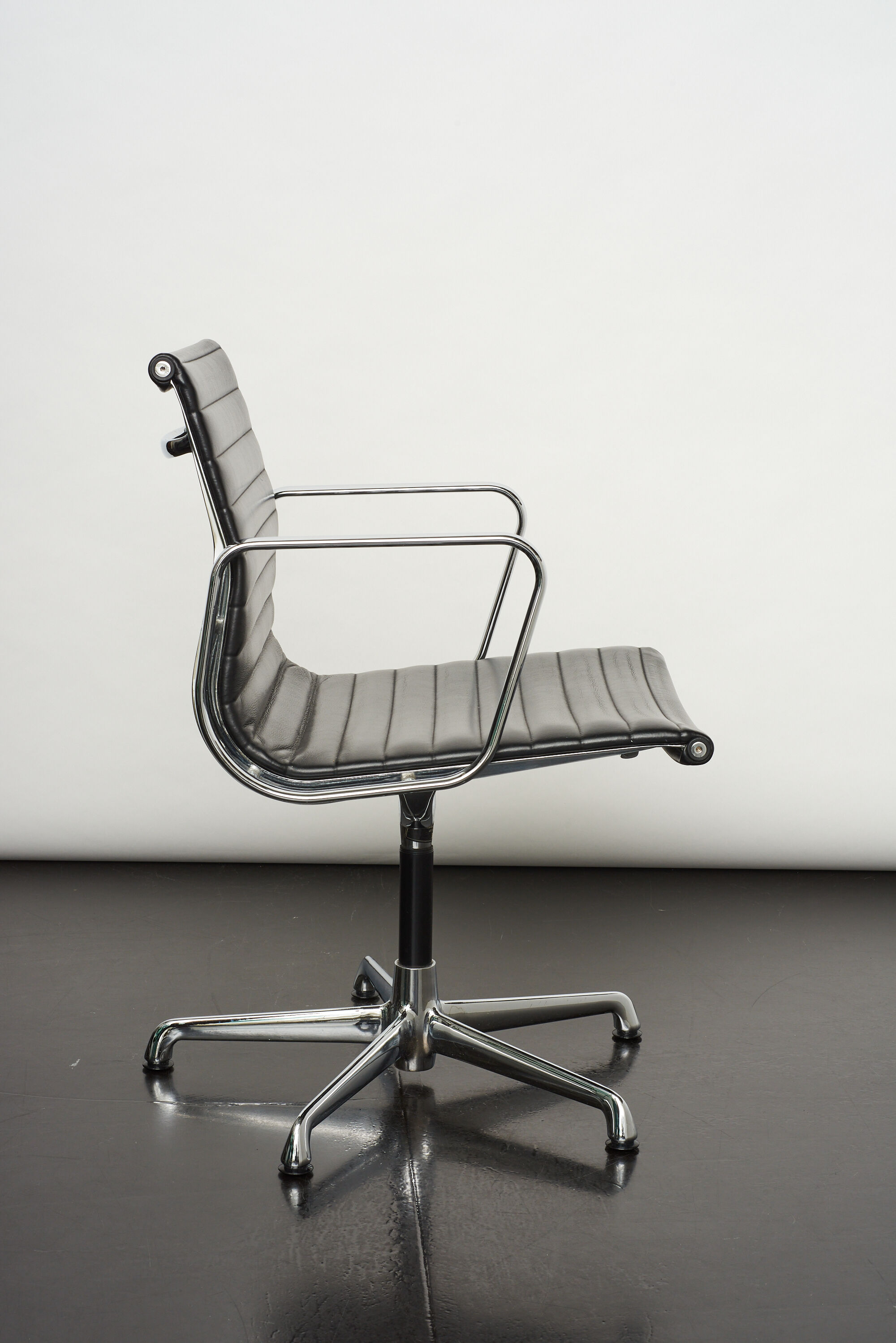 Charles and Ray Eames Aluminum Group chair.