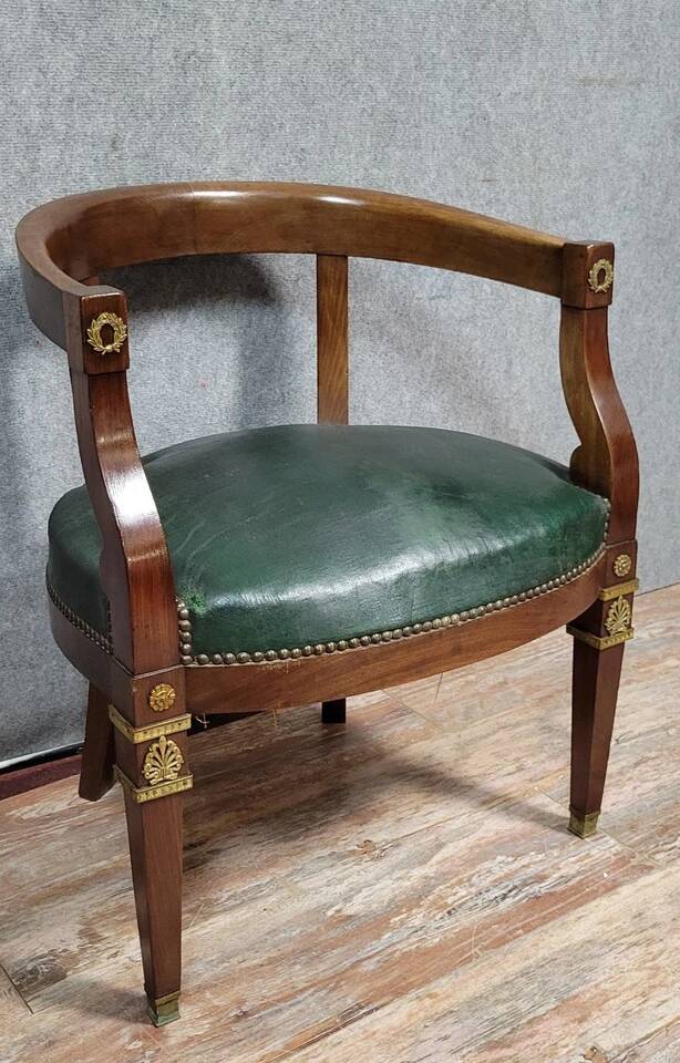Fauteuil de bureau époque Empire en acajou et bronzes dorés vers 1820