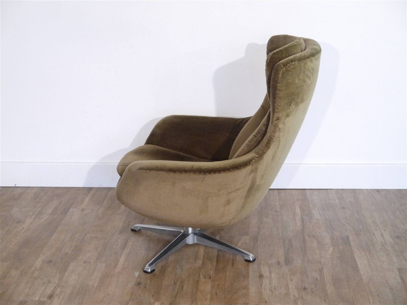 Vintage Scandinavian velvet armchair 1970