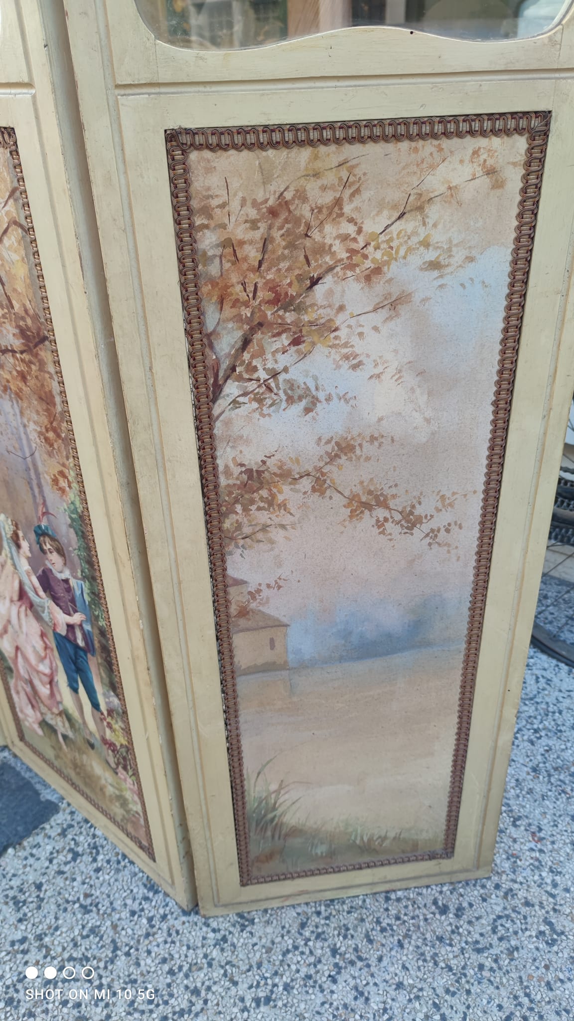 Folding screen or folding screen made of painted wood and painted canvas