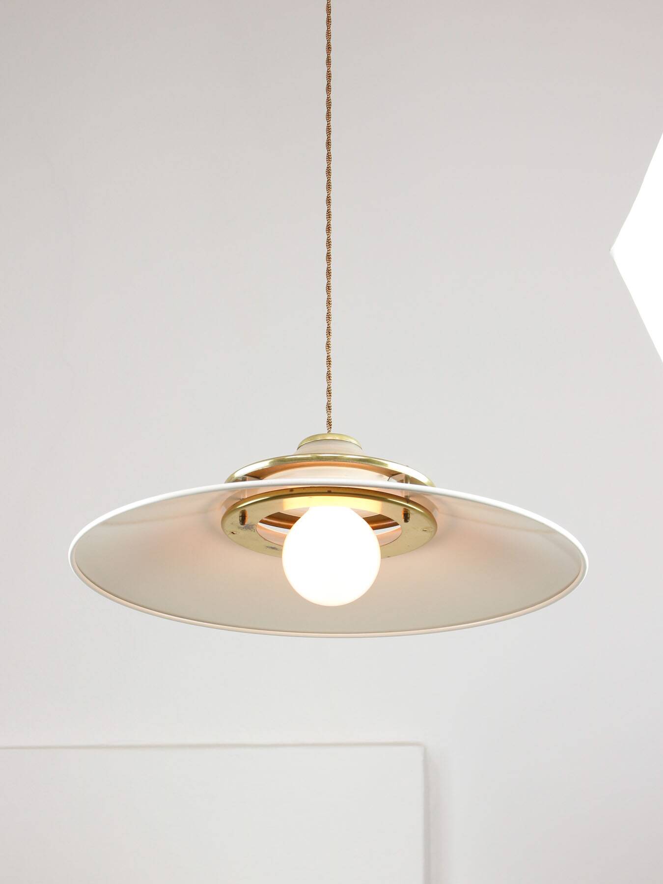 Lampe à suspension en laiton et métal vintage italienne, années 1970