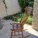 Rocking chair en bois massif vintage
