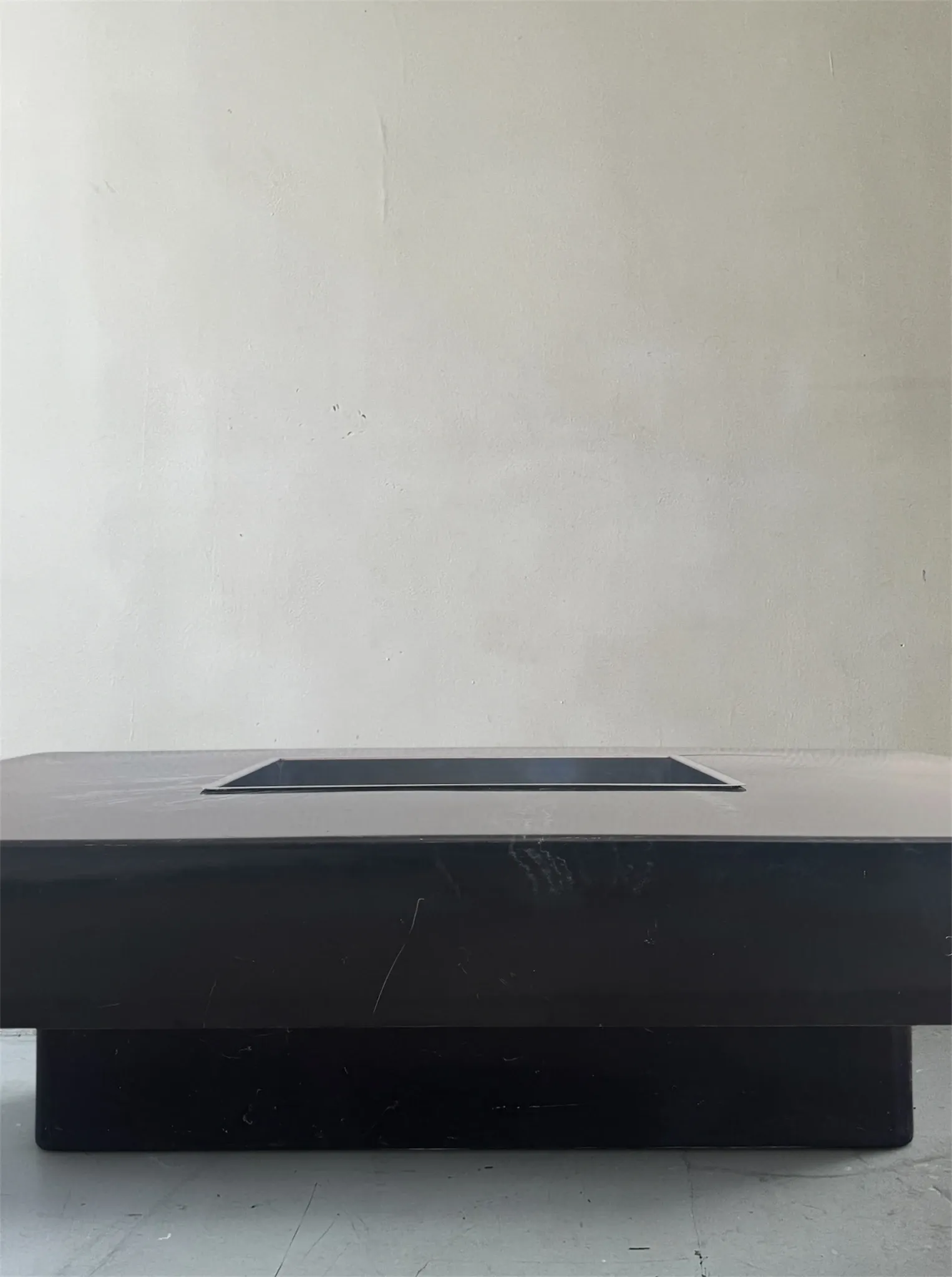 Black and blue marble coffee table with chrome base, designed by Willy Rizzo.