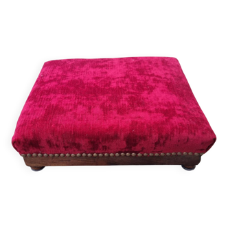Red velvet footrest