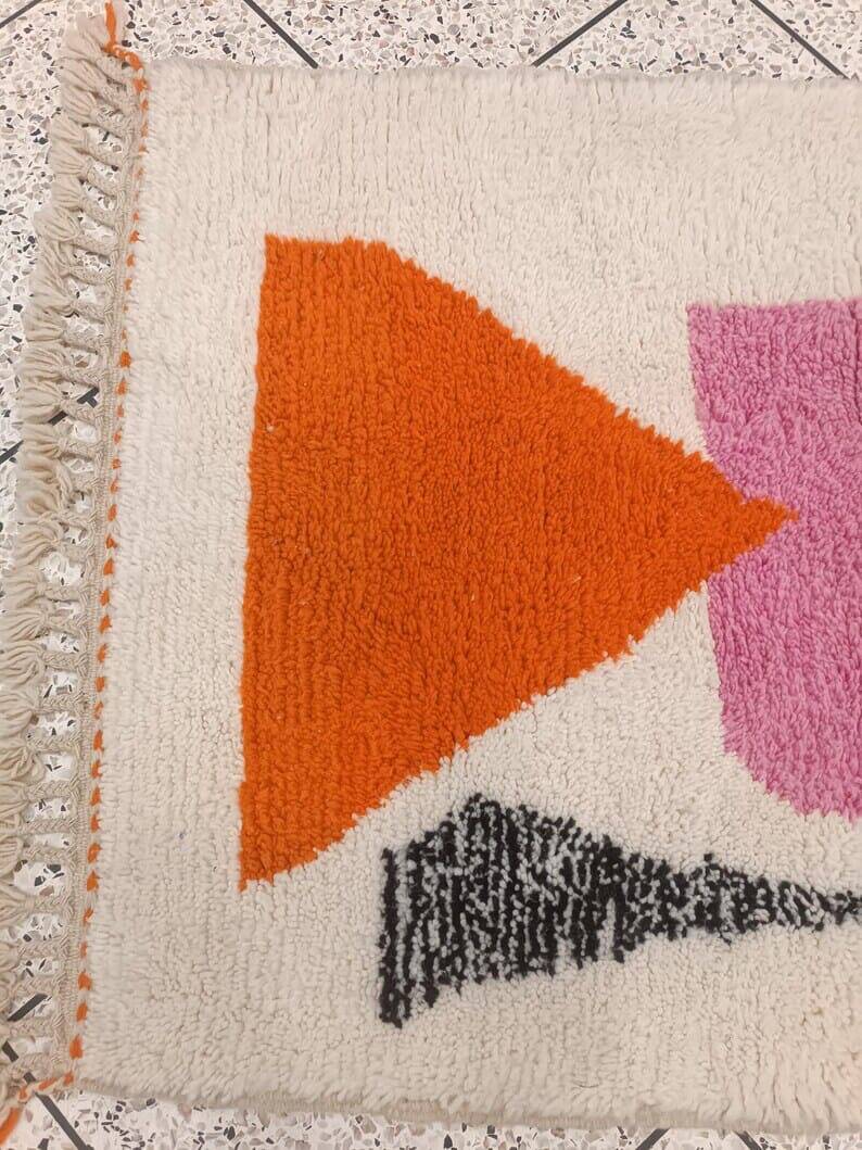 Handmade pure wool rug, size 140 x 260 cm.