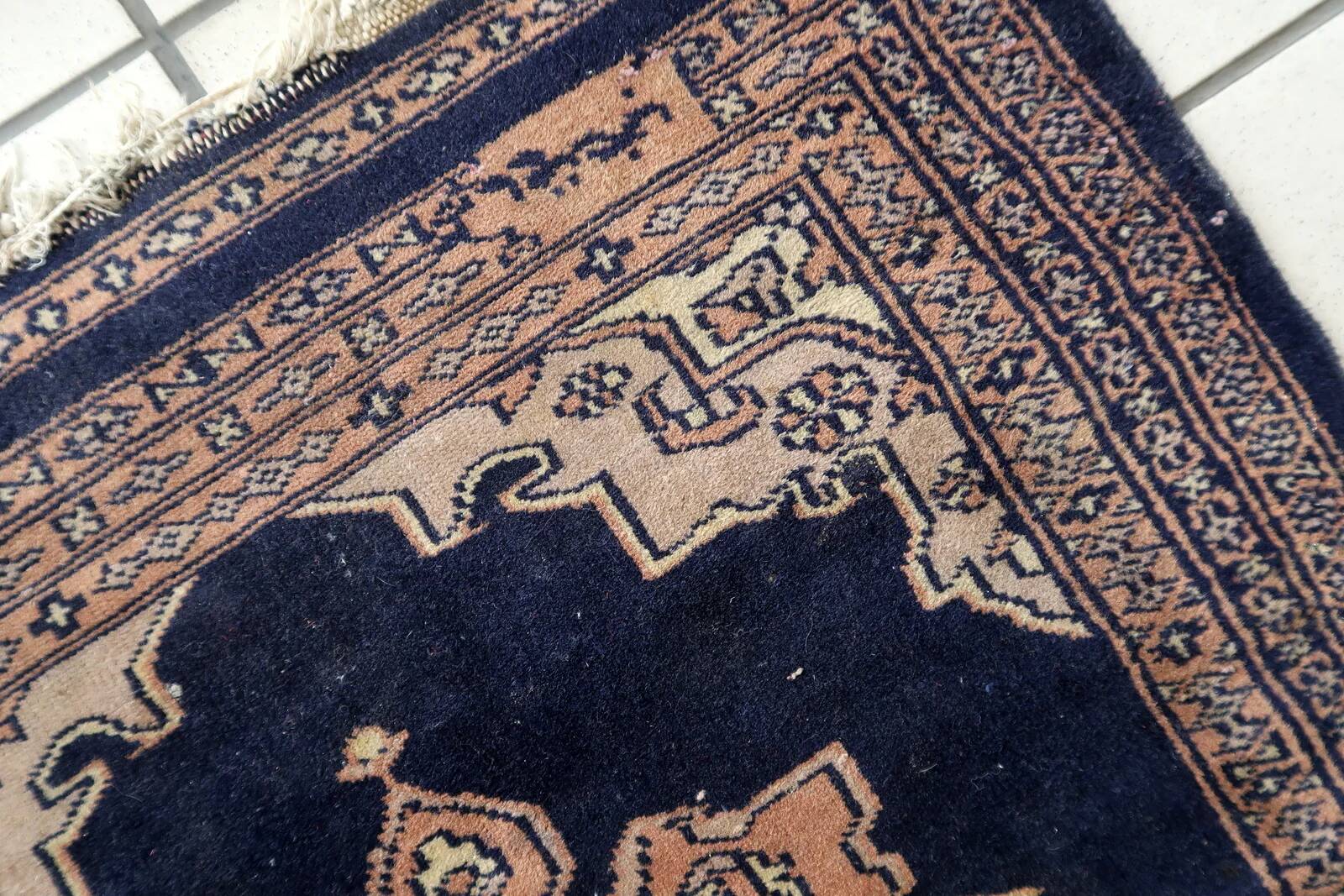 Handmade vintage Uzbek Bukhara rug 64cm x 65cm 1960s - 1C1176