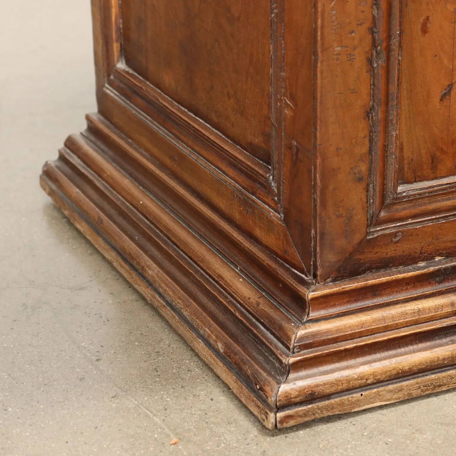 Antique double-bodied buffet, early 17th century, walnut doors.