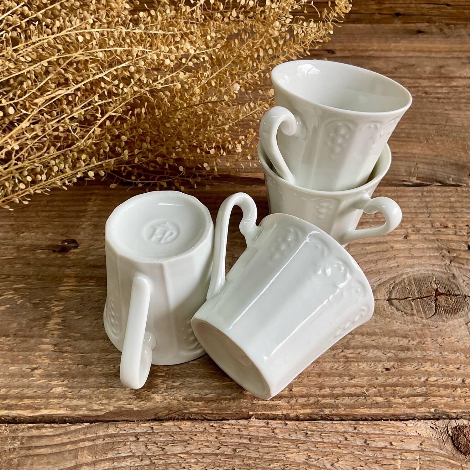 4 tasses vintage porcelaine blanche