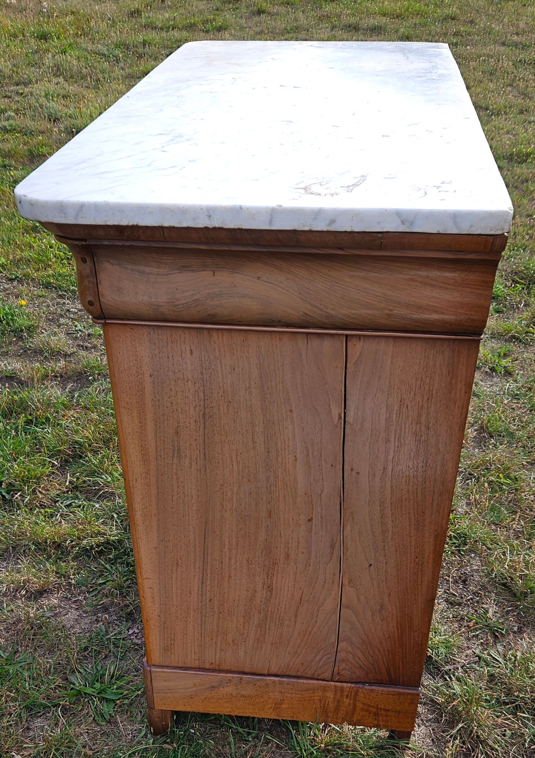 5-drawer chest of drawers with white marble top
