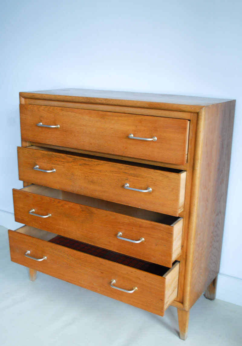 Commode vintage en bois pieds compas
