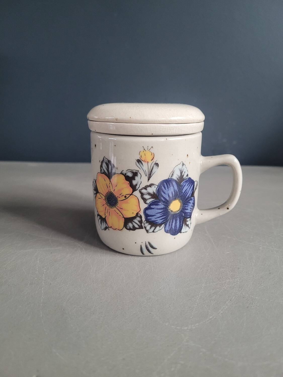 Tasse à thé vintage avec filtre et couvercle