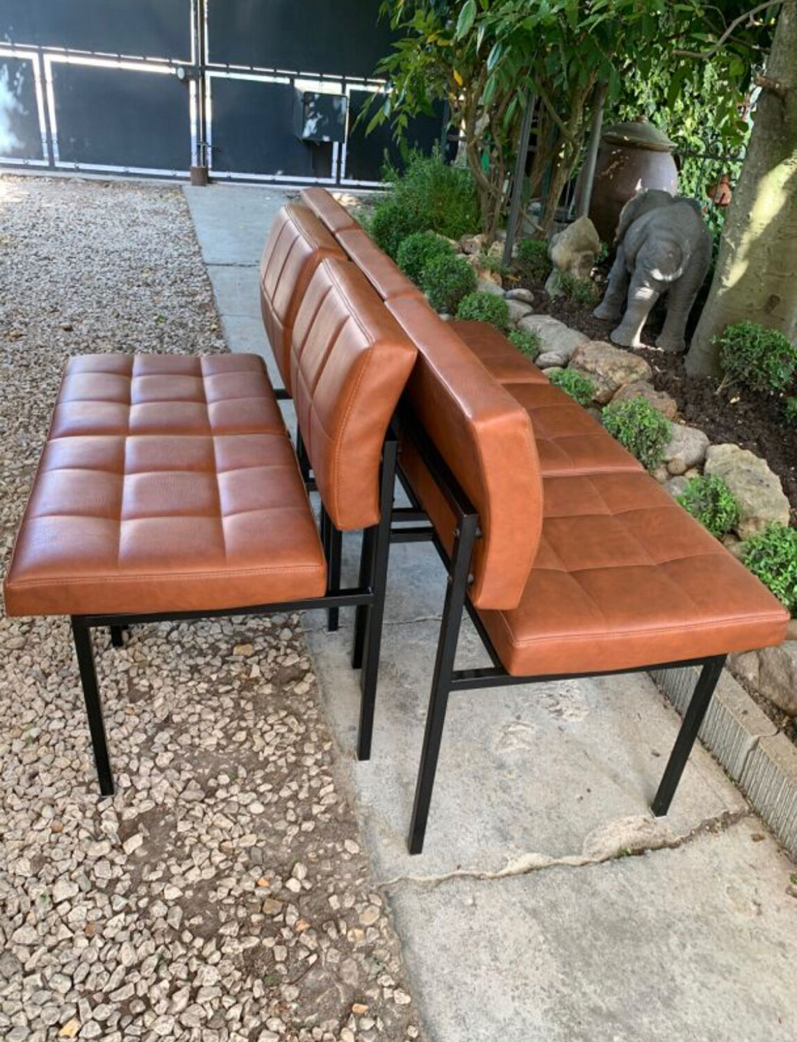 Suite de 5 chauffeuses skaï fauve 1950