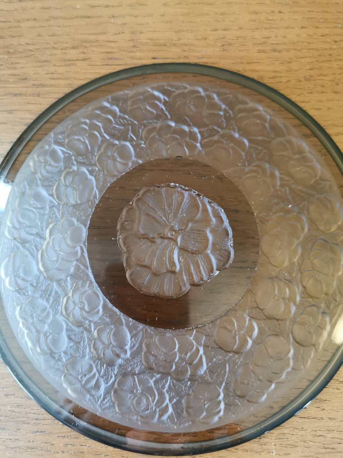 Suite de 12 assiettes et un plat art déco