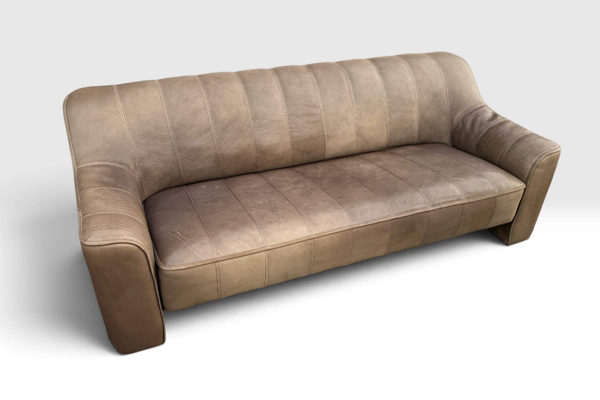 De Sede DS-44 Sofa & Armchair Set – Buffalo Leather – Switzerland, circa 1970