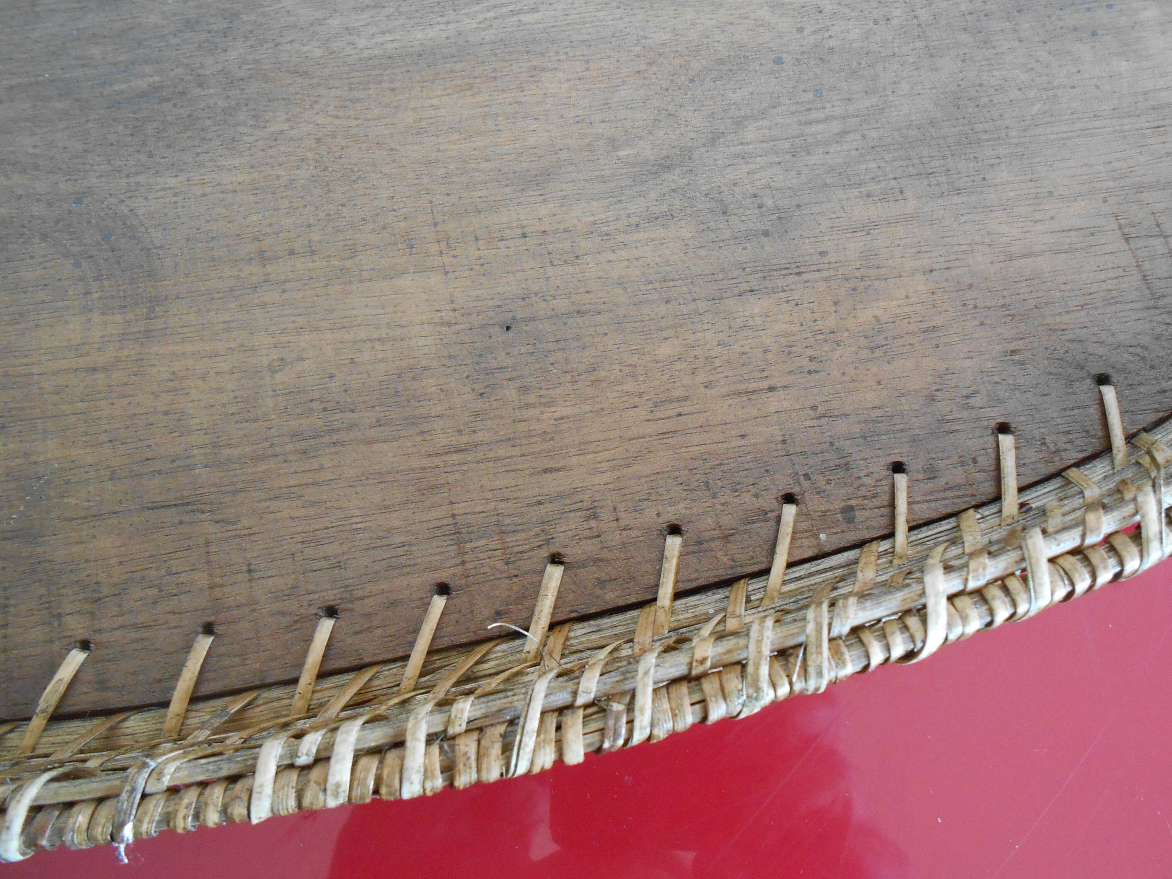 Plateau en bois et rotin