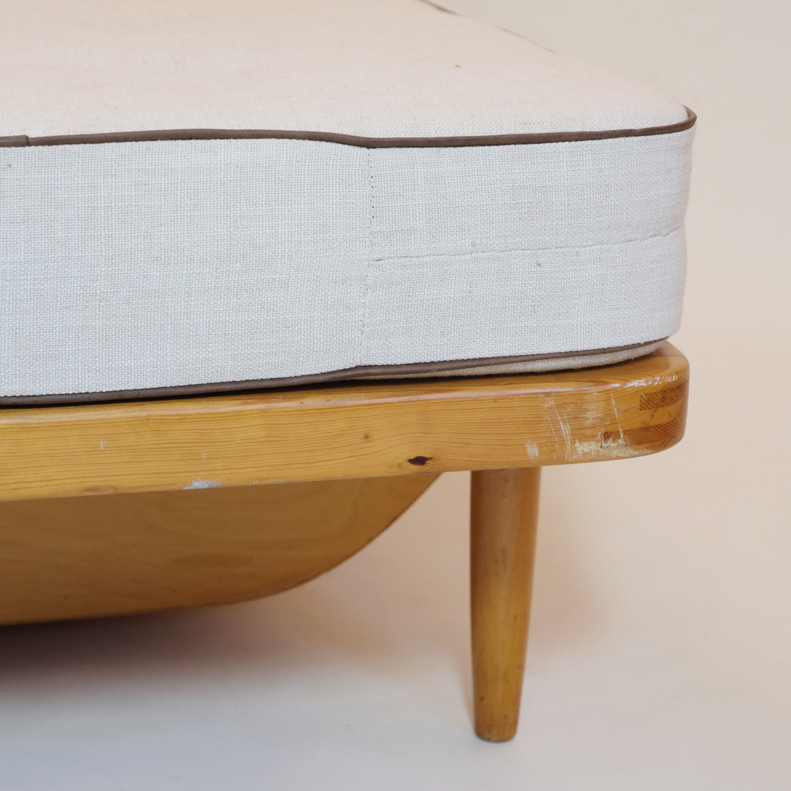 Pin bench bed, Danish work of the 50s-60s
