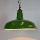 Lampe suspendue en émail vert industriel de Jackson Electrical Co., années 1960.