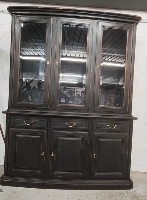 Vaisselier deux corps avec vitrine patine noire