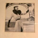 Vintage photo fashion years 60 eiffel tower