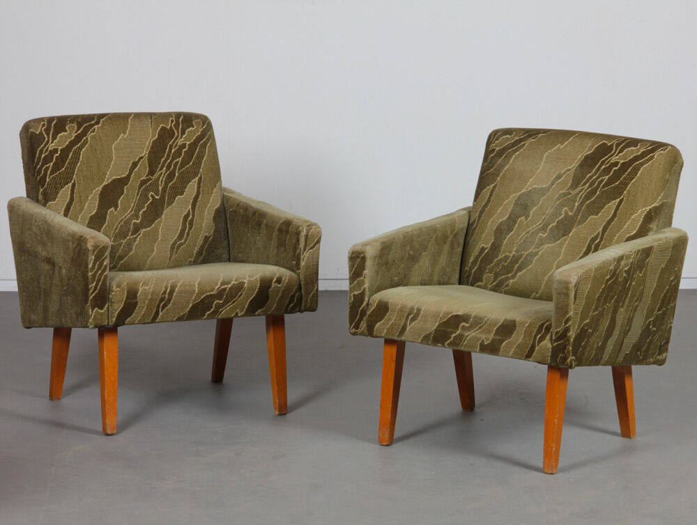 Paire de fauteuils en bois des années 1970