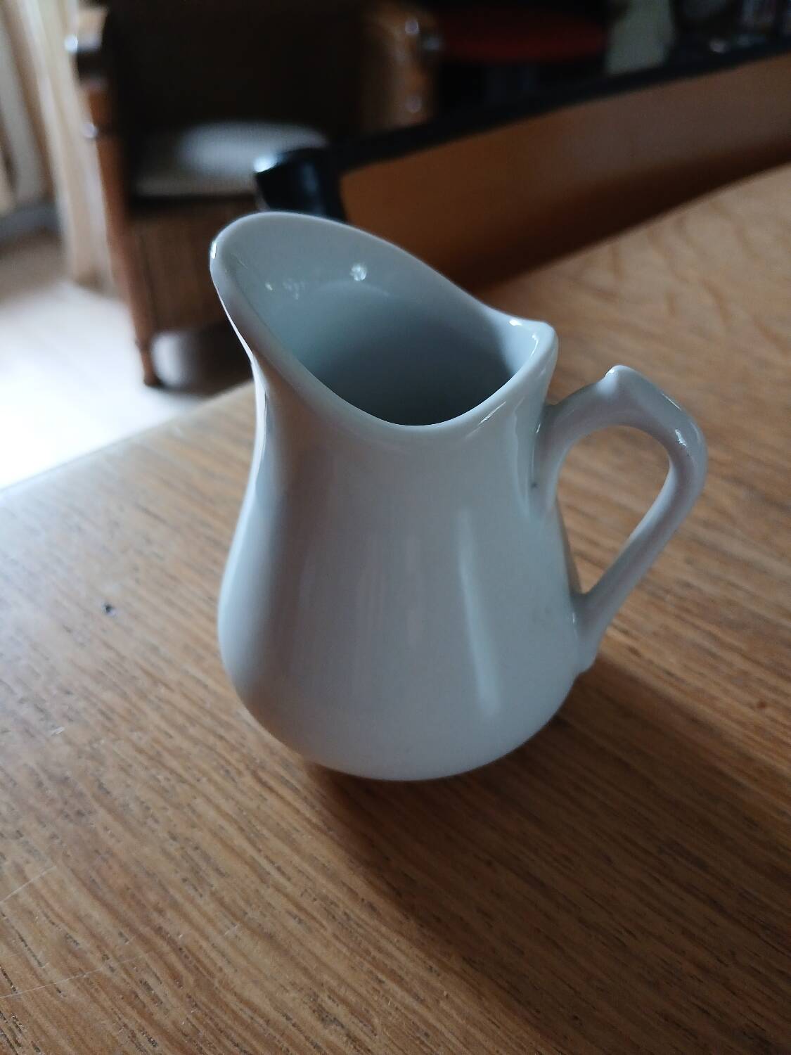 12 bistro coffee cups and 2 pots